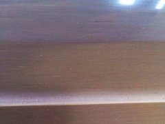 淺色硬質透明PVC件存放幾天后出現(xiàn)許多麻點的原